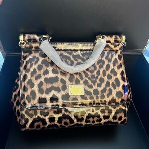 Dolce and gabbana bag for sale on hand !